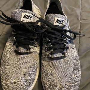 Nike fly knit women’s shoes